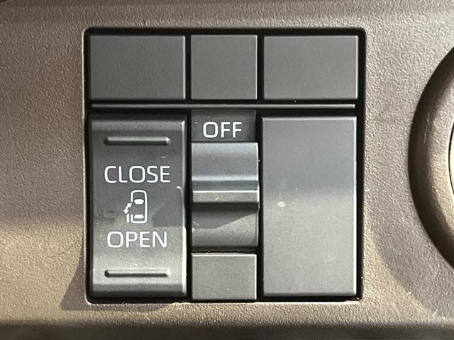 ルーミー Ｘ　衝突軽減ブレーキ　純正ナビ　バックカメラ　電動スライドドア　クリアランスソナー　Ｂｌｕｅｔｏｏｔｈ　ステリングスイッチ　スマートキー　ブラックインテリア　電動格納ミラー　ワンオーナー　禁煙車（5枚目）