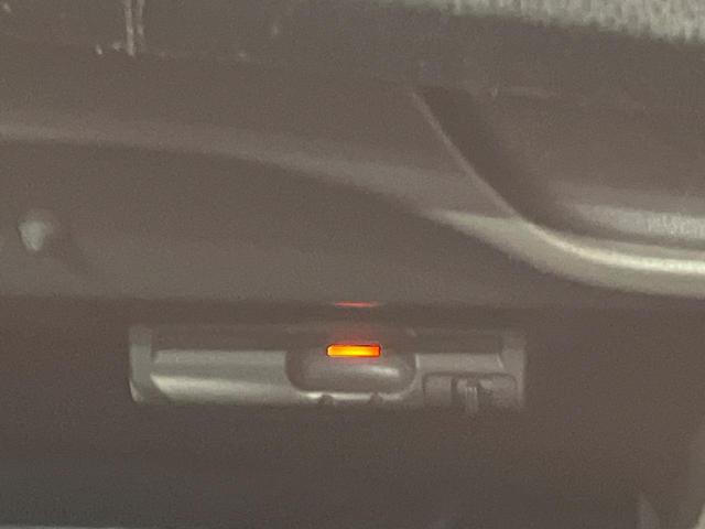 ノート Ｘ　ＤＩＧ－Ｓ　エマージェンシーブレーキパッケージ　純正ＳＤナビ　全周囲カメラ　衝突被害軽減システム　禁煙車　ドラレコ　クリアランスソナー　スマートキー　ＥＴＣ　車線逸脱警報　オートエアコン　Ｂｌｕｅｔｏｏｔｈ　ＣＤ　ＤＶＤ再生　フルセグ（6枚目）