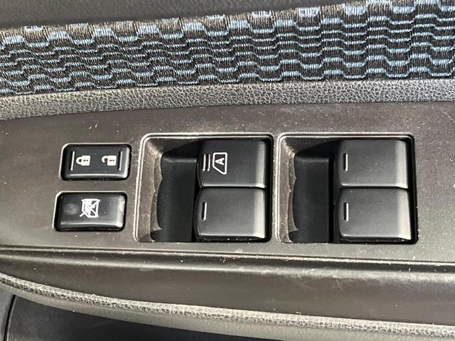 ノート Ｘ　ＤＩＧ－Ｓ　エマージェンシーブレーキパッケージ　純正ＳＤナビ　全周囲カメラ　衝突被害軽減システム　禁煙車　ドラレコ　クリアランスソナー　スマートキー　ＥＴＣ　車線逸脱警報　オートエアコン　Ｂｌｕｅｔｏｏｔｈ　ＣＤ　ＤＶＤ再生　フルセグ（31枚目）