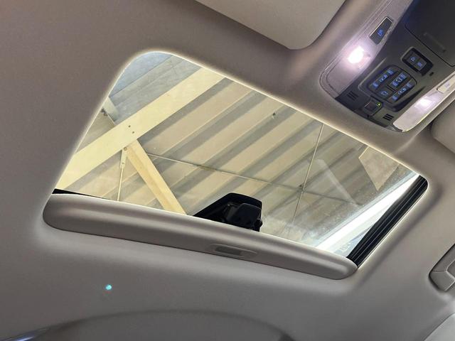 アルファード ２．５Ｓ　Ｃパッケージ　モデリスタエアロ　ツインサンルーフ　純正９型ディスプレイ　フリップダウン　デジタルミラー　ブラインドスポットモニター　両側電動ドア　パワーバックドア　３眼ＬＥＤ　純正１８アルミ　ワンオーナー　禁煙車（4枚目）