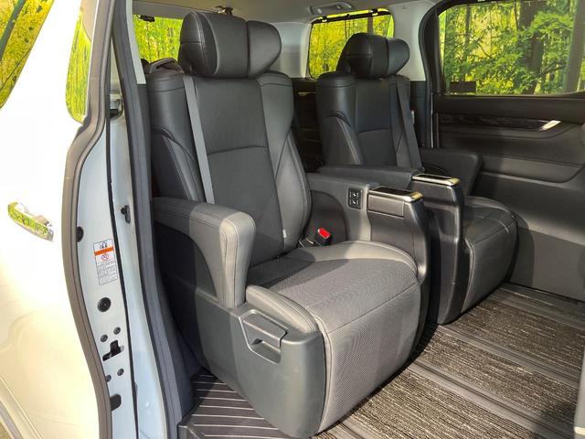 アルファード ２．５Ｓ　Ｃパッケージ　モデリスタエアロ　ツインサンルーフ　純正９型ディスプレイ　フリップダウン　デジタルミラー　ブラインドスポットモニター　両側電動ドア　パワーバックドア　３眼ＬＥＤ　純正１８アルミ　ワンオーナー　禁煙車（11枚目）