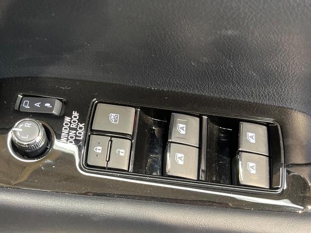 アルファード ２．５Ｓ　Ｃパッケージ　モデリスタエアロ　ツインサンルーフ　純正９型ディスプレイ　フリップダウン　デジタルミラー　ブラインドスポットモニター　両側電動ドア　パワーバックドア　３眼ＬＥＤ　純正１８アルミ　ワンオーナー　禁煙車（39枚目）