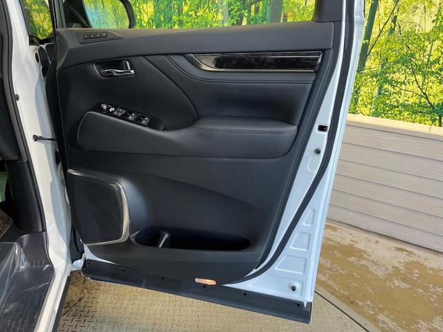 アルファード ２．５Ｓ　Ｃパッケージ　モデリスタエアロ　ツインサンルーフ　純正９型ディスプレイ　フリップダウン　デジタルミラー　ブラインドスポットモニター　両側電動ドア　パワーバックドア　３眼ＬＥＤ　純正１８アルミ　ワンオーナー　禁煙車（50枚目）