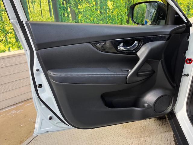 エクストレイル ２０Ｘｉ　４ＷＤ　衝突軽減　純正９型ナビ　全周囲カメラ　プロパイロット　パワーバックドア　デジタルミラー　ＥＴＣ　ドラレコ　ＬＥＤヘッド　純正１８アルミ　Ｂｌｕｅｔｏｏｔｈ　ダウンヒルアシスト　禁煙車（42枚目）