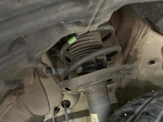 ヤリスクロス G セーフティセンス LEDヘッド 純正8型ディスプレイオーディオ ナビキット付き 全周囲カメラ レーダークルーズ スマートキー オートハイビーム 純正16アルミ 革巻きステリング ステアリングスイッチ(20枚目)