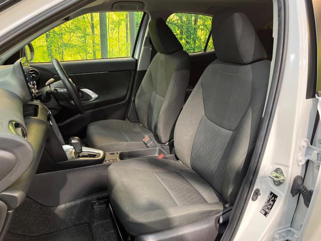 ヤリスクロス G セーフティセンス LEDヘッド 純正8型ディスプレイオーディオ ナビキット付き 全周囲カメラ レーダークルーズ スマートキー オートハイビーム 純正16アルミ 革巻きステリング ステアリングスイッチ(41枚目)