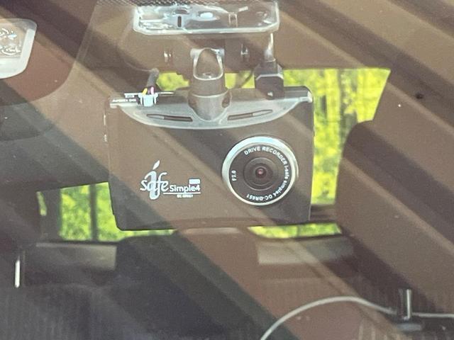 ヴィッツ ジュエラ　セーフティセンス　オプションＬＥＤ　９型ナビ　バックカメラ　クリアランスソナー　スマートキー　ドラレコ　Ｂｌｕｅｔｏｏｔｈ　オプション純正１５アルミ　ステアリングスイッチ　ワンオーナー　禁煙車（7枚目）