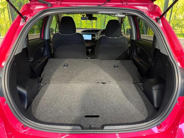 ヴィッツ ジュエラ　セーフティセンス　オプションＬＥＤ　９型ナビ　バックカメラ　クリアランスソナー　スマートキー　ドラレコ　Ｂｌｕｅｔｏｏｔｈ　オプション純正１５アルミ　ステアリングスイッチ　ワンオーナー　禁煙車（11枚目）