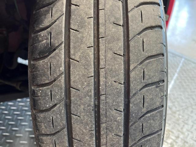 ヴィッツ ジュエラ　セーフティセンス　オプションＬＥＤ　９型ナビ　バックカメラ　クリアランスソナー　スマートキー　ドラレコ　Ｂｌｕｅｔｏｏｔｈ　オプション純正１５アルミ　ステアリングスイッチ　ワンオーナー　禁煙車（62枚目）