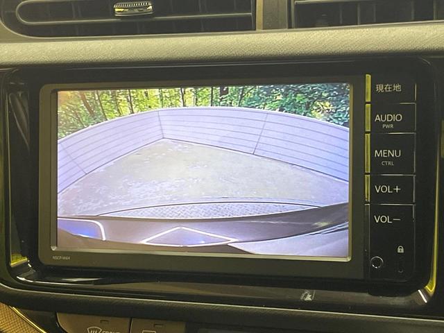 アクア S 純正ナビ バックカメラ ETC車載器 オートエアコン キーレスエントリー プライバシーガラス リアワイパー 15インチアルミ ステアリングスイッチ 電動格納ミラー ワンオーナー 禁煙車(4枚目)