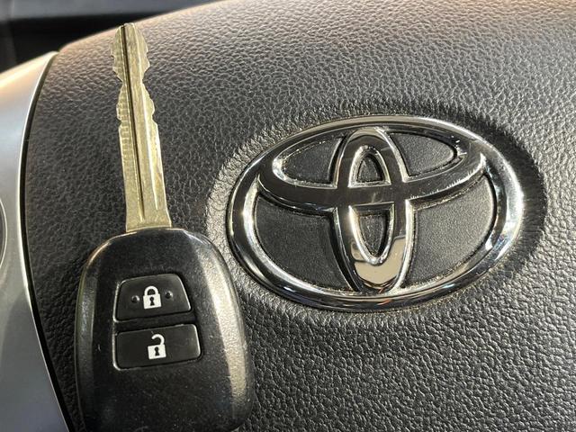 アクア S 純正ナビ バックカメラ ETC車載器 オートエアコン キーレスエントリー プライバシーガラス リアワイパー 15インチアルミ ステアリングスイッチ 電動格納ミラー ワンオーナー 禁煙車(7枚目)