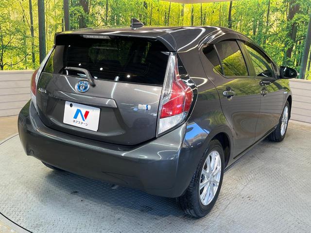 アクア S 純正ナビ バックカメラ ETC車載器 オートエアコン キーレスエントリー プライバシーガラス リアワイパー 15インチアルミ ステアリングスイッチ 電動格納ミラー ワンオーナー 禁煙車(17枚目)