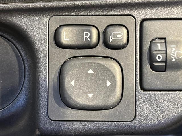 アクア S 純正ナビ バックカメラ ETC車載器 オートエアコン キーレスエントリー プライバシーガラス リアワイパー 15インチアルミ ステアリングスイッチ 電動格納ミラー ワンオーナー 禁煙車(28枚目)