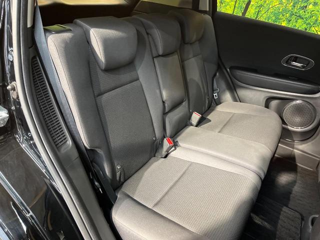 ヴェゼル ハイブリッドＸ・ホンダセンシング　ホンダセンシング　純正８型ナビ　バックカメラ　アダプティブクルーズ　タッチパネル式オートエアコン　ＥＴＣ　革巻きステリング　ＬＥＤヘッド　純正１６アルミ　ステアリングスイッチ　車線逸脱警報　禁煙車（11枚目）