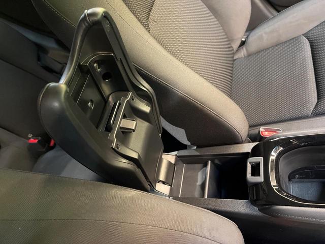 ヴェゼル ハイブリッドＸ・ホンダセンシング　ホンダセンシング　純正８型ナビ　バックカメラ　アダプティブクルーズ　タッチパネル式オートエアコン　ＥＴＣ　革巻きステリング　ＬＥＤヘッド　純正１６アルミ　ステアリングスイッチ　車線逸脱警報　禁煙車（38枚目）