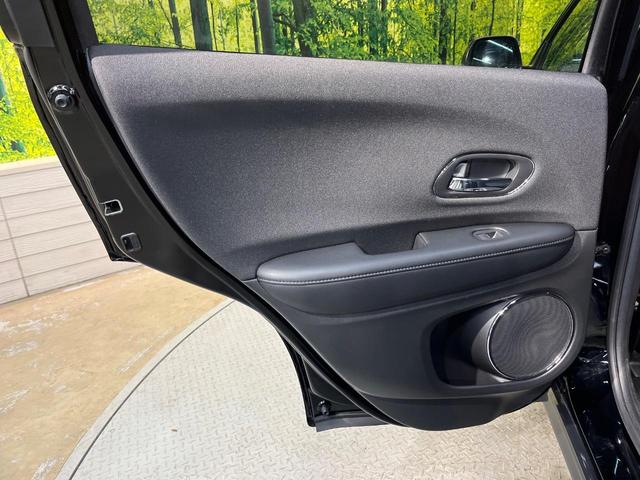 ヴェゼル ハイブリッドＸ・ホンダセンシング　ホンダセンシング　純正８型ナビ　バックカメラ　アダプティブクルーズ　タッチパネル式オートエアコン　ＥＴＣ　革巻きステリング　ＬＥＤヘッド　純正１６アルミ　ステアリングスイッチ　車線逸脱警報　禁煙車（42枚目）