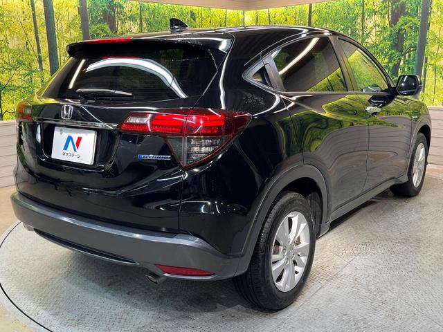 ヴェゼル ハイブリッドＸ・ホンダセンシング　ホンダセンシング　純正８型ナビ　バックカメラ　アダプティブクルーズ　タッチパネル式オートエアコン　ＥＴＣ　革巻きステリング　ＬＥＤヘッド　純正１６アルミ　ステアリングスイッチ　車線逸脱警報　禁煙車（57枚目）