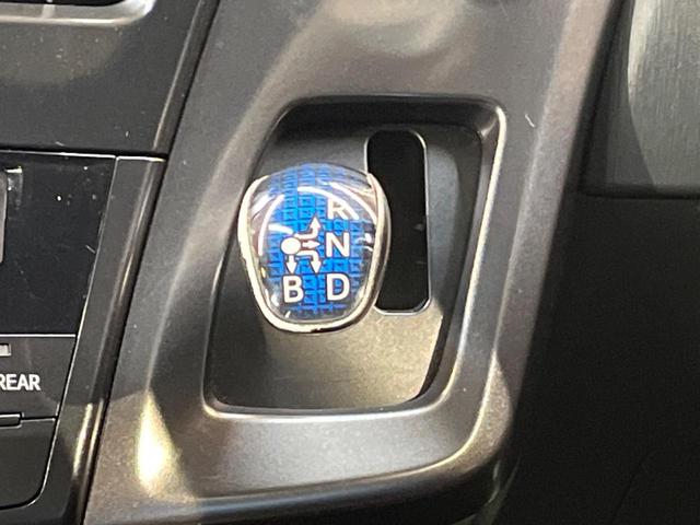 プリウスアルファ Ｓ　チューン　ブラック　純正ナビ　Ｂｌｕｅｔｏｏｔｈ　オプションＬＥＤヘッド　ＥＴＣ車載器　オートエアコン　オートライト　革巻きステリング　メッキドアハンドル　ブラックインテリア　純正１６アルミ　禁煙車（21枚目）