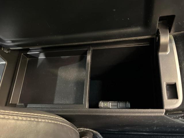 プリウスＰＨＶ Ｓナビパッケージ・ＧＲスポーツ　セーフティセンス　メーカー１１．３インチナビ　バックカメラ　レーダークルーズ　シートヒーター　ＥＴＣ　ハーフレザー　ＬＥＤヘッド　純正１８アルミ　ドラレコ　ステアリングスイッチ　禁煙車（43枚目）