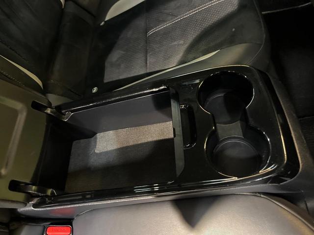 プリウスＰＨＶ Ｓナビパッケージ・ＧＲスポーツ　セーフティセンス　メーカー１１．３インチナビ　バックカメラ　レーダークルーズ　シートヒーター　ＥＴＣ　ハーフレザー　ＬＥＤヘッド　純正１８アルミ　ドラレコ　ステアリングスイッチ　禁煙車（44枚目）