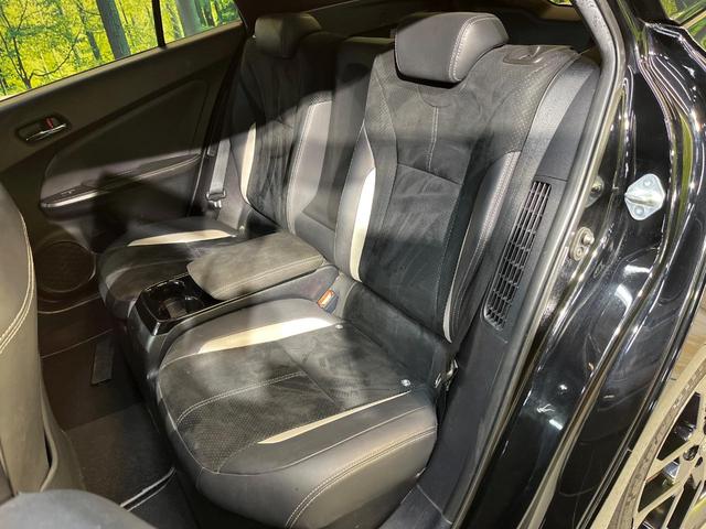 プリウスＰＨＶ Ｓナビパッケージ・ＧＲスポーツ　セーフティセンス　メーカー１１．３インチナビ　バックカメラ　レーダークルーズ　シートヒーター　ＥＴＣ　ハーフレザー　ＬＥＤヘッド　純正１８アルミ　ドラレコ　ステアリングスイッチ　禁煙車（53枚目）