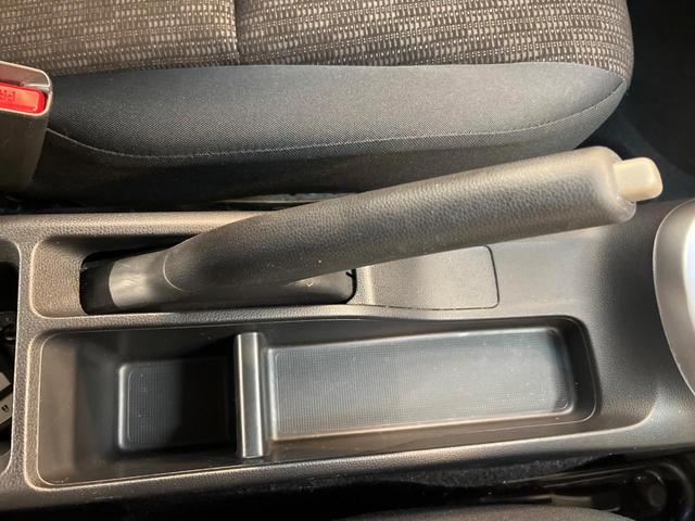 フィット １３Ｇ・Ｆパッケージ　純正ナビ　Ｂｌｕｅｔｏｏｔｈ　バックカメラ　スマートキー　ドラレコ　ＥＴＣ車載器　タッチパネル式オートエアコン　ブラックインテリア　１４インチアルミ　アイドリングストップ　ステアリングスイッチ　禁煙車（35枚目）