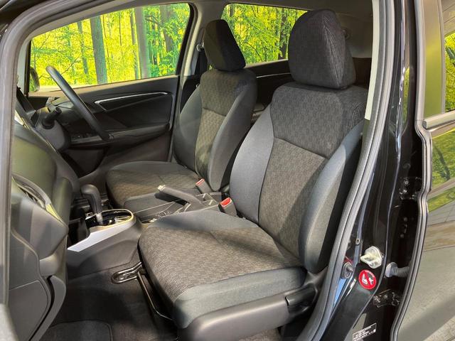 フィット １３Ｇ・Ｆパッケージ　純正ナビ　Ｂｌｕｅｔｏｏｔｈ　バックカメラ　スマートキー　ドラレコ　ＥＴＣ車載器　タッチパネル式オートエアコン　ブラックインテリア　１４インチアルミ　アイドリングストップ　ステアリングスイッチ　禁煙車（41枚目）