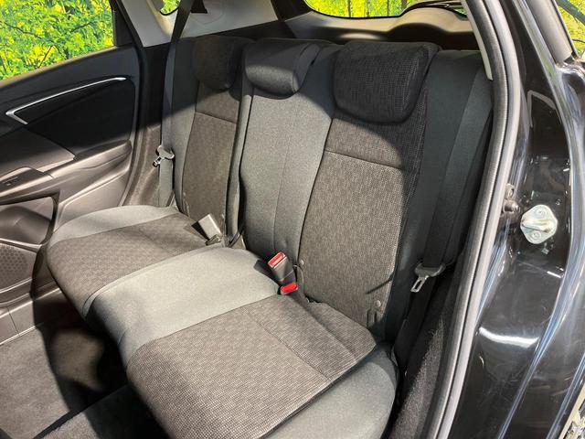 フィット １３Ｇ・Ｆパッケージ　純正ナビ　Ｂｌｕｅｔｏｏｔｈ　バックカメラ　スマートキー　ドラレコ　ＥＴＣ車載器　タッチパネル式オートエアコン　ブラックインテリア　１４インチアルミ　アイドリングストップ　ステアリングスイッチ　禁煙車（44枚目）