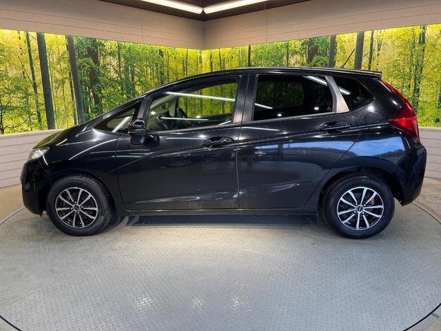 フィット １３Ｇ・Ｆパッケージ　純正ナビ　Ｂｌｕｅｔｏｏｔｈ　バックカメラ　スマートキー　ドラレコ　ＥＴＣ車載器　タッチパネル式オートエアコン　ブラックインテリア　１４インチアルミ　アイドリングストップ　ステアリングスイッチ　禁煙車（50枚目）