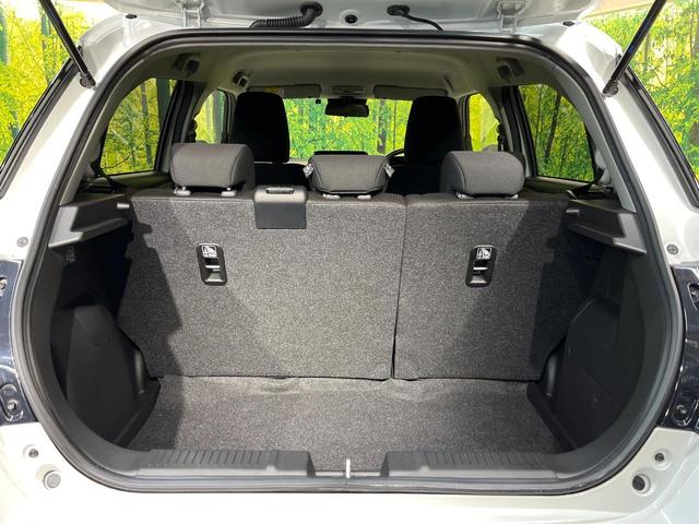 スイフト ＸＧ　ＳＤナビ　セーフティサポート　バックカメラ　シートヒーター　ブラインドスポットモニター　レーダークルーズコントロール　ＥＴＣ　ＬＥＤヘッドライト　オートエアコン　プッシュスタート　禁煙車（11枚目）