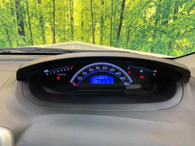 フリード Ｇ　ジャストセレクション　７人乗り　純正ナビ　バックカメラ　Ｂｌｕｅｔｏｏｔｈ　電動スライドドア　ドラレコ　ＥＴＣ　スマートキー　オートエアコン　ＨＩＤヘッド　純正１５アルミ　ステリングスイッチ　ワンオーナー（22枚目）