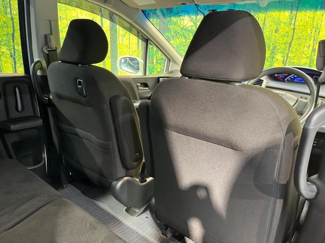 フリード Ｇ　ジャストセレクション　７人乗り　純正ナビ　バックカメラ　Ｂｌｕｅｔｏｏｔｈ　電動スライドドア　ドラレコ　ＥＴＣ　スマートキー　オートエアコン　ＨＩＤヘッド　純正１５アルミ　ステリングスイッチ　ワンオーナー（44枚目）