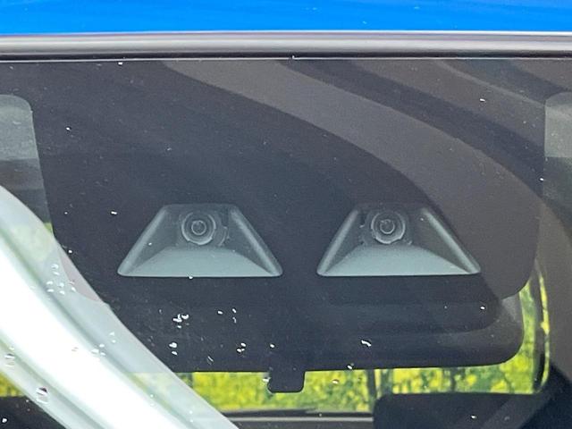 �y�X�}�[�g�A�V�X�g�z���s���ɑO���̎ԗ�����F�����A�Փ˂������Ȏ��͌x��ƃu���[�L�ŏՓˉ���Ɣ�Q�y�����A�V�X�g�B�����S�Ƀh���C�u�����y���݂��������܂��B