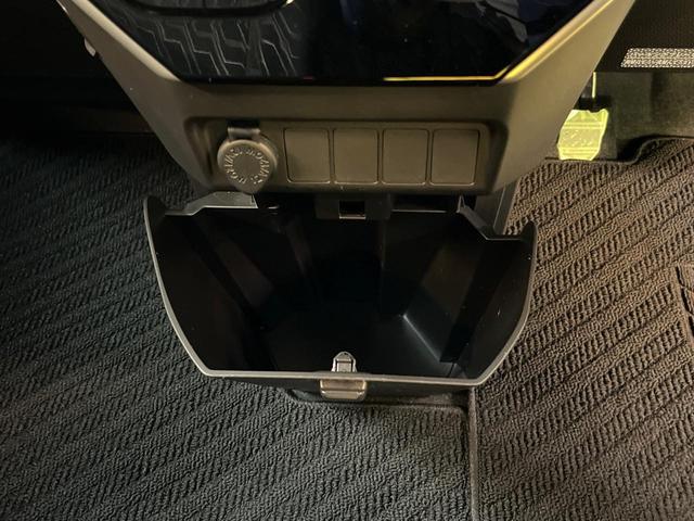 ルーミー カスタムG S 衝突軽減ブレーキ 両側電動ドア クルーズコントロール LEDヘッド オートエアコン ステアリングスイッチ 革巻きステリング アイドリングストップ 車線逸脱警報 誤発進抑制機能 電動格納ミラー 禁煙車(33枚目)