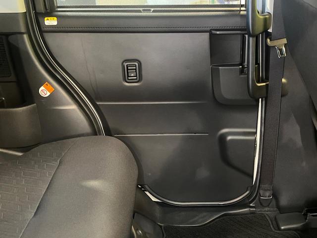 ルーミー カスタムG S 衝突軽減ブレーキ 両側電動ドア クルーズコントロール LEDヘッド オートエアコン ステアリングスイッチ 革巻きステリング アイドリングストップ 車線逸脱警報 誤発進抑制機能 電動格納ミラー 禁煙車(36枚目)