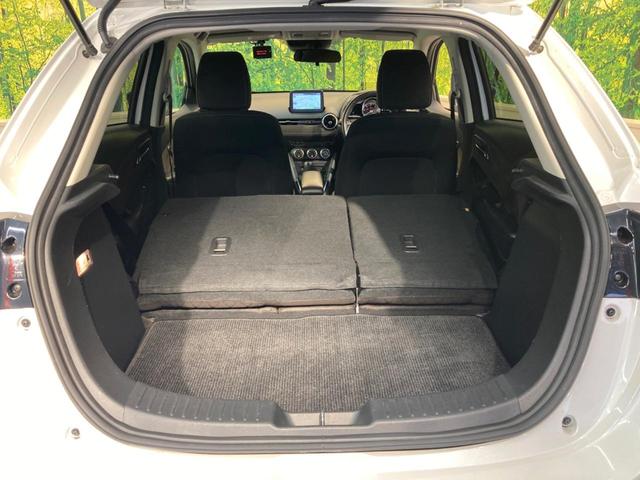 ���i�̂���������ʋ΁A���}���ɏ\���ȉ׎��X�y�[�X���m�ۂ��Ă���܂��B�Z�J���h�V�[�g��|���ƁA�傫�ȉו��̐ύڂ��\�ł���