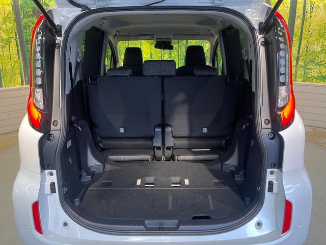 シエンタ Ｚ　７人乗り　衝突軽減　純正１０型ナビ　全周囲カメラ　ハンズフリー両側電動ドア　レーダークルーズ　ブラインドスポットモニター　ＬＥＤヘッド　革巻きステリング　ＥＴＣ　ＡｐｐｌｅＣａｒＰｌａｙ　禁煙車（12枚目）