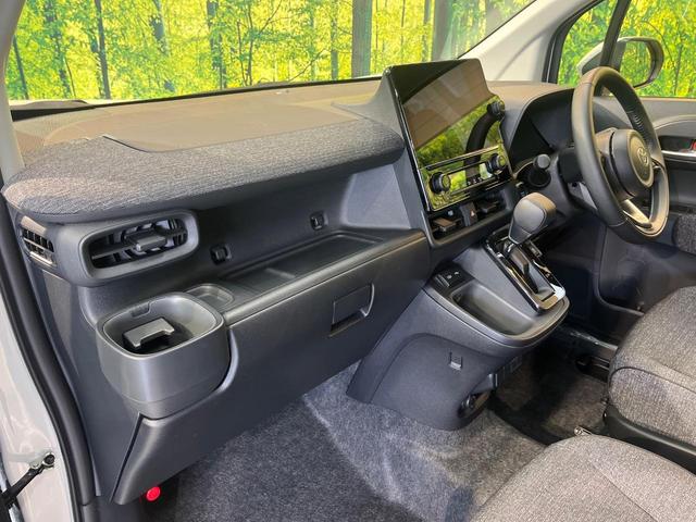 シエンタ Ｚ　７人乗り　衝突軽減　純正１０型ナビ　全周囲カメラ　ハンズフリー両側電動ドア　レーダークルーズ　ブラインドスポットモニター　ＬＥＤヘッド　革巻きステリング　ＥＴＣ　ＡｐｐｌｅＣａｒＰｌａｙ　禁煙車（49枚目）