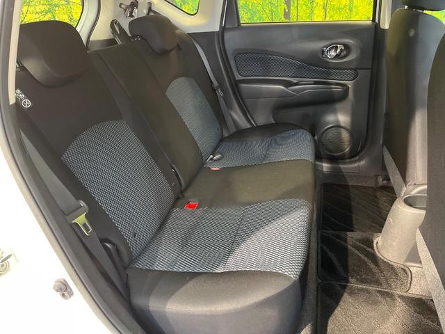 ノート Ｘ　純正ナビ　バックカメラ　Ｂｌｕｅｔｏｏｔｈ　インテリキー　アイドリングストップ　エアコン　電動格納ミラー　ヘッドライトレベライザー　パワーウィンドウ　禁煙車（10枚目）