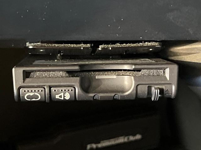 Ｎ－ＢＯＸカスタム Ｇ・Ｌパッケージ　純正ナビ　バックカメラ　電動パワースライドドア　ＥＴＣ車載器　オートエアコン　ステアリングスイッチ　ＨＩＤヘッド　純正１４アルミ　ブラックインテリア　スマートキー　アイドリングストップ　禁煙車（6枚目）