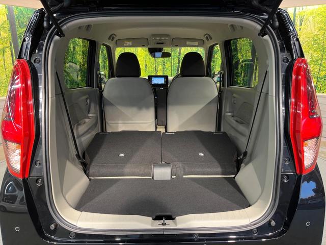 ���i�̂���������ʋ΁A���}���ɏ\���ȉ׎��X�y�[�X���m�ۂ��Ă���܂��B�Z�J���h�V�[�g��|���ƁA�傫�ȉו��̐ύڂ��\�ł���