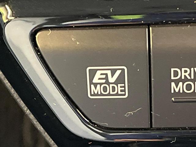 プリウス Ｓ　衝突軽減　純正ナビ　バックカメラ　Ｂｌｕｅｔｏｏｔｈ　クリアランスソナー　レーダークルーズ　ＥＴＣ　ＬＥＤヘッド　純正１５アルミ　革巻きステリング　ステアリングスイッチ　スマートキー　禁煙車（29枚目）