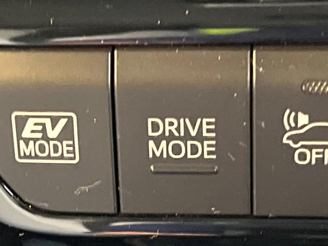 プリウス Ｓ　衝突軽減　純正ナビ　バックカメラ　Ｂｌｕｅｔｏｏｔｈ　クリアランスソナー　レーダークルーズ　ＥＴＣ　ＬＥＤヘッド　純正１５アルミ　革巻きステリング　ステアリングスイッチ　スマートキー　禁煙車（30枚目）