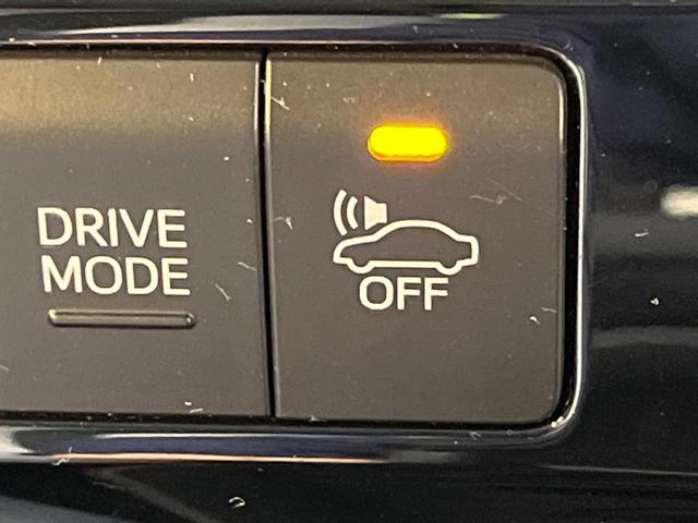 プリウス Ｓ　衝突軽減　純正ナビ　バックカメラ　Ｂｌｕｅｔｏｏｔｈ　クリアランスソナー　レーダークルーズ　ＥＴＣ　ＬＥＤヘッド　純正１５アルミ　革巻きステリング　ステアリングスイッチ　スマートキー　禁煙車（31枚目）