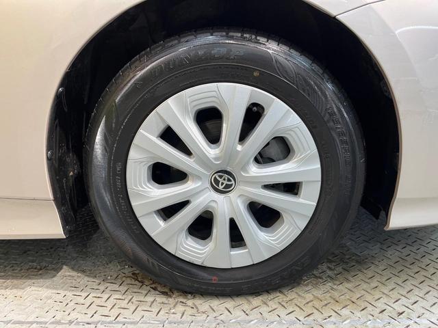 プリウス Ｓ　衝突軽減　純正ナビ　バックカメラ　Ｂｌｕｅｔｏｏｔｈ　クリアランスソナー　レーダークルーズ　ＥＴＣ　ＬＥＤヘッド　純正１５アルミ　革巻きステリング　ステアリングスイッチ　スマートキー　禁煙車（63枚目）