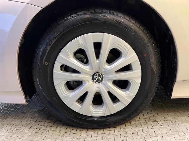 プリウス Ｓ　衝突軽減　純正ナビ　バックカメラ　Ｂｌｕｅｔｏｏｔｈ　クリアランスソナー　レーダークルーズ　ＥＴＣ　ＬＥＤヘッド　純正１５アルミ　革巻きステリング　ステアリングスイッチ　スマートキー　禁煙車（64枚目）