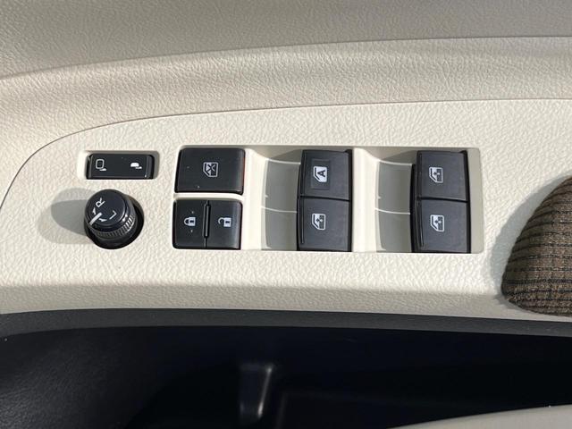 シエンタ ハイブリッドＧ　セーフティセンス　純正ナビ　バックカメラ　Ｂｌｕｅｔｏｏｔｈ　シートヒーター　スマートキー　ＥＴＣ　ＬＥＤヘッド　オートハイビーム　車線逸脱警報　ステアリングスイッチ　革巻きステリング　禁煙（32枚目）
