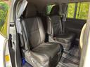 後部座席も気になるようなキズ・汚れやへたり等、大きなダメージはなく、良好な状態です。