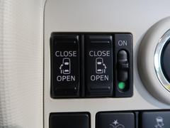 【問合せ　０７４９-２７-４９０７】【両側パワースライドドア】スマートキーや運転席のスイッチで後席両側スライドドアの開閉が可能♪電動だから力を入れてドアを開ける必要がありません。 5
