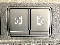 【問合せ：０７４９-２７-４９０７】【両側パワースライドドア】スマートキーや運転席のスイッチで後席両側スライドドアの開閉が可能♪電動だから力を入れてドアを開ける必要が無く、小さなお子様でも簡単開閉 6